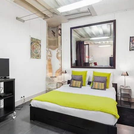 Artist Loft For 4 In Saint-germain-des-pres Apartment Paris